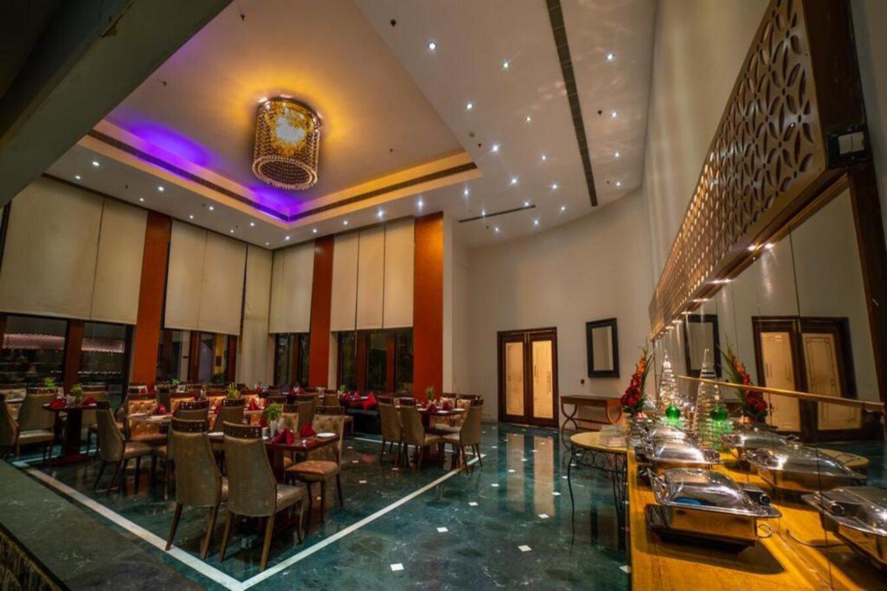 Hotel Ramada By Wyndham Jaipur Jaisinghpura Extérieur photo