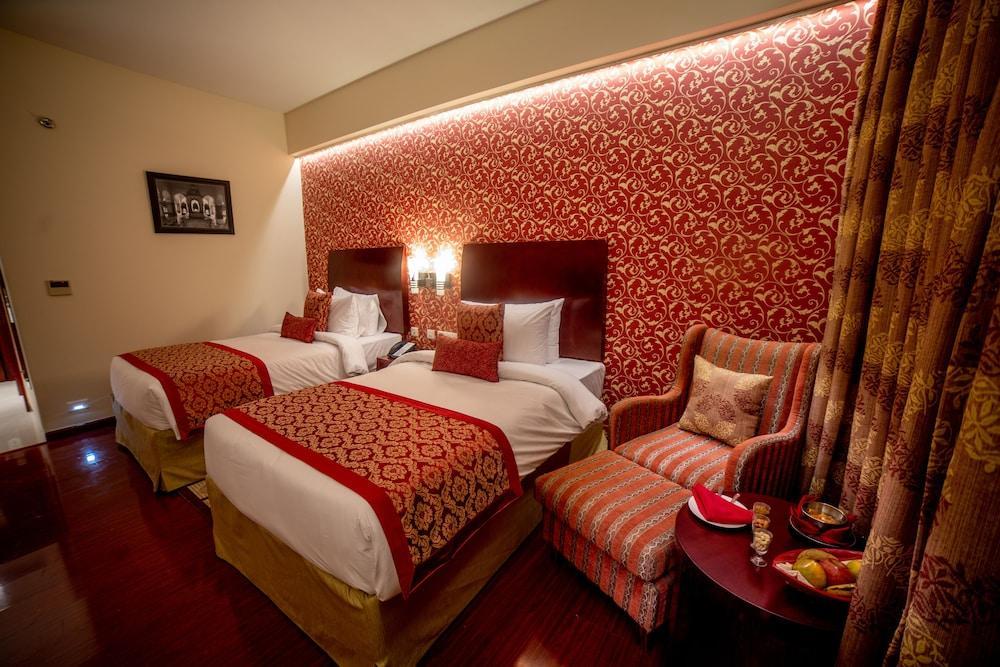 Hotel Ramada By Wyndham Jaipur Jaisinghpura Extérieur photo