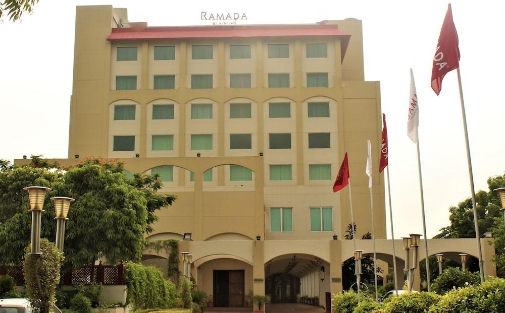 Hotel Ramada By Wyndham Jaipur Jaisinghpura Extérieur photo