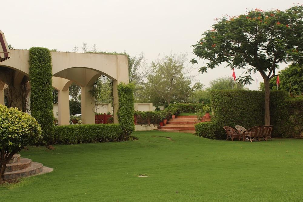 Hotel Ramada By Wyndham Jaipur Jaisinghpura Extérieur photo