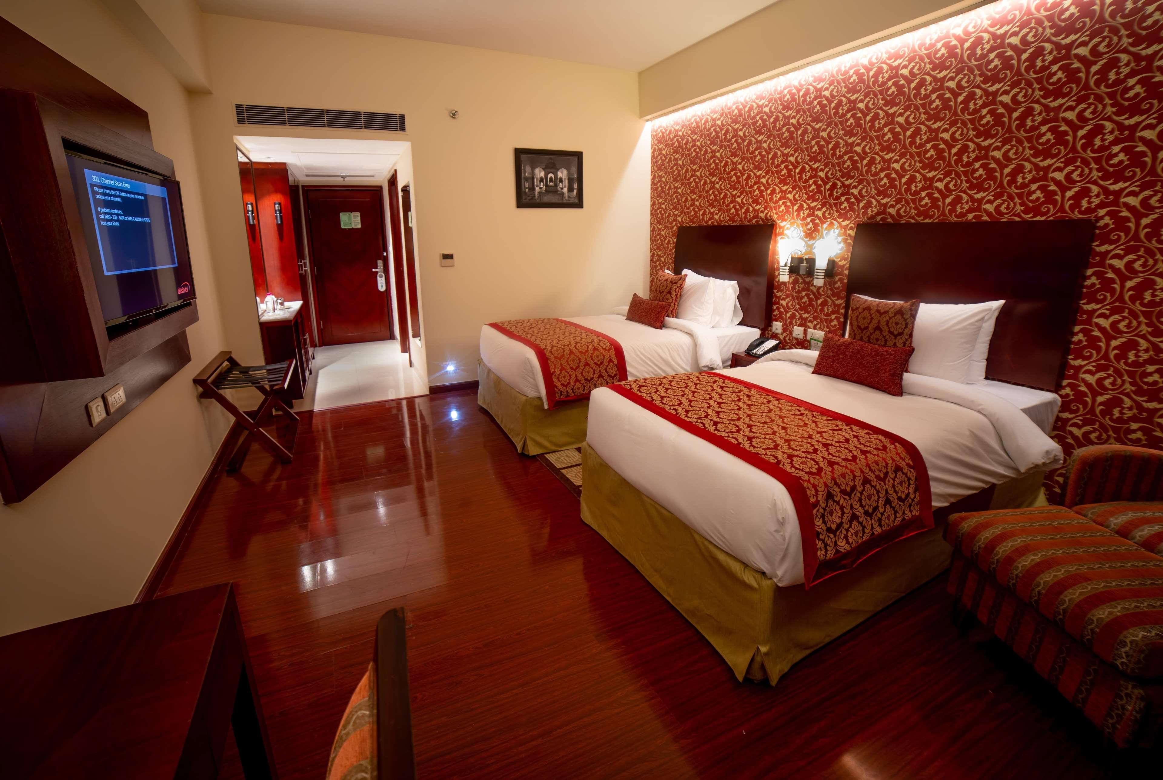 Hotel Ramada By Wyndham Jaipur Jaisinghpura Extérieur photo